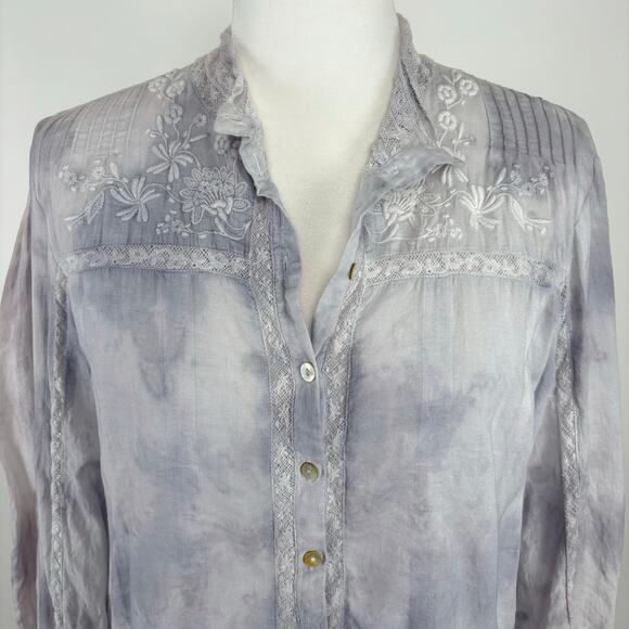 LoveShackFancy Ronda Top in Washed Denim Size Large Embroidered Peasant Tie-Dye - Picture 4 of 12